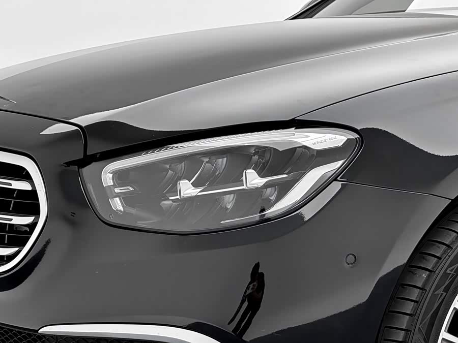 Mercedes-Benz E-Class 2023, фото 10