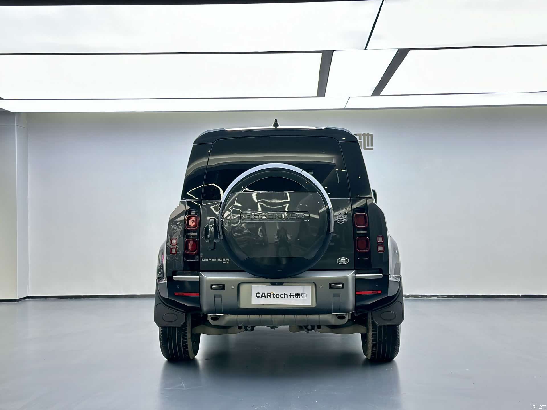 Land Rover Defender, 2023 все фото