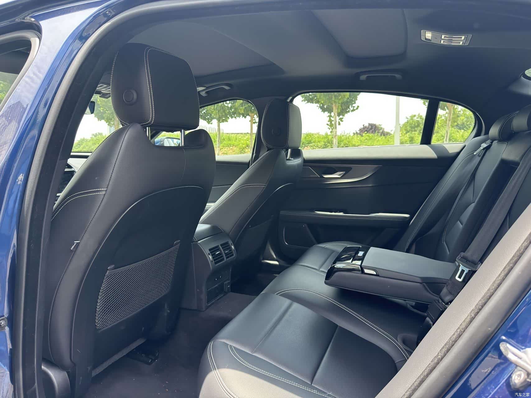 Land Rover XEL, 2021 7