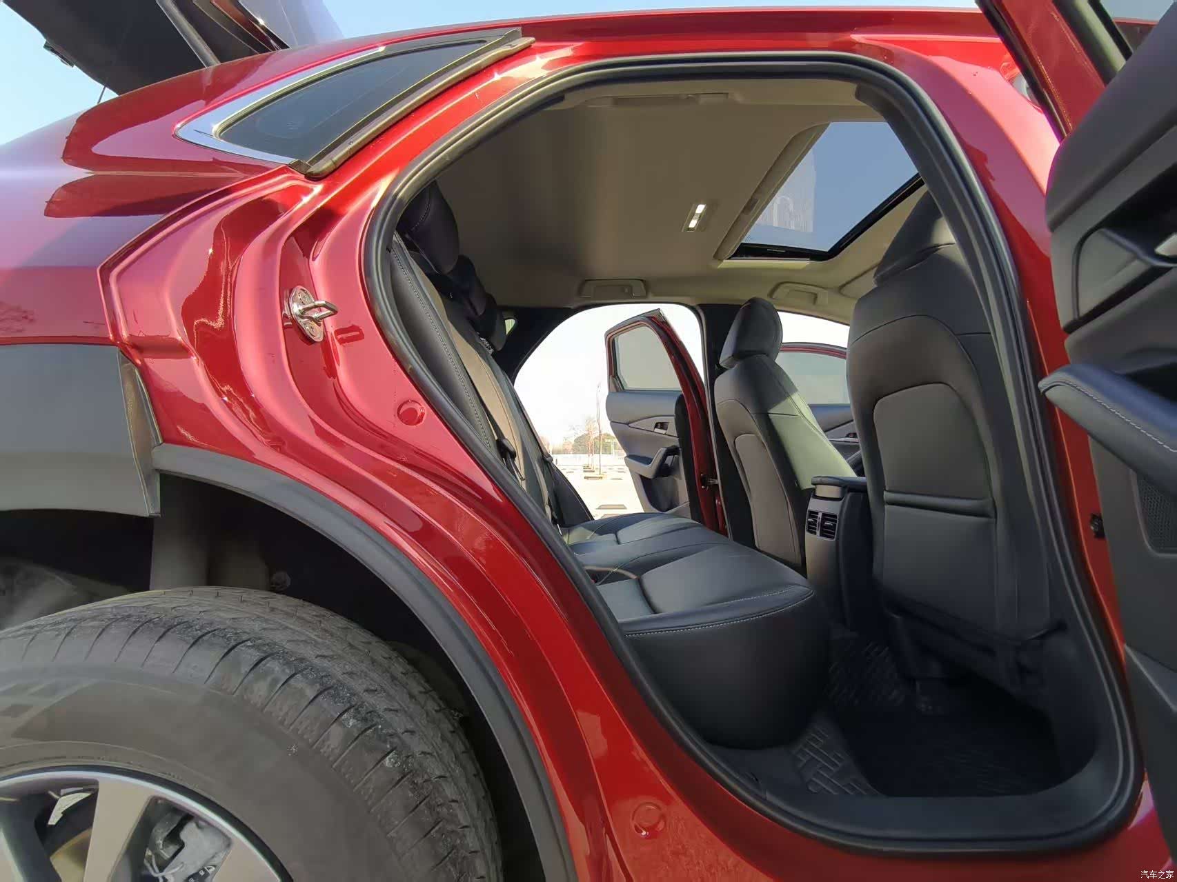 Mazda CX-30, 2022 12
