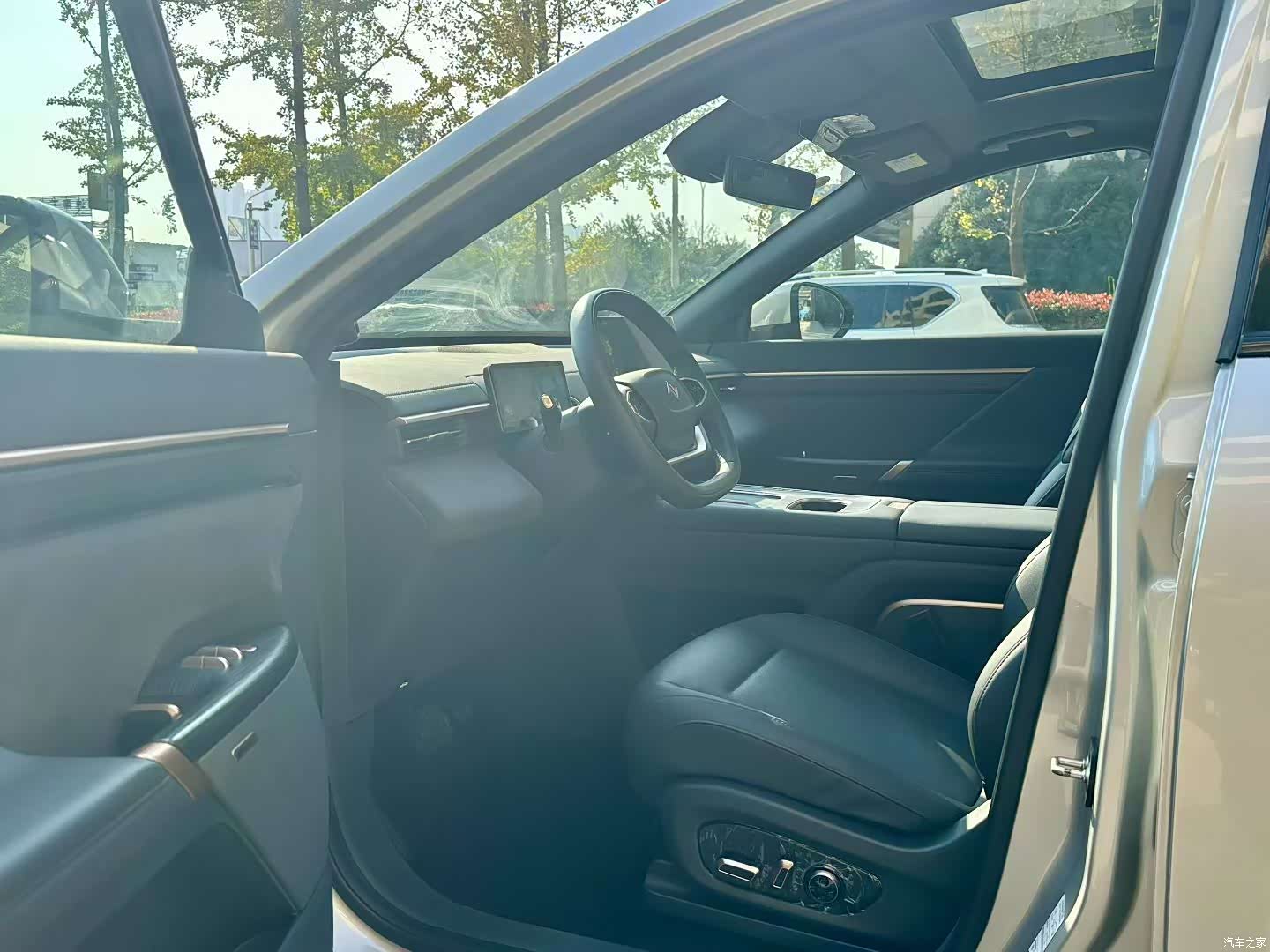 DongFeng eπ008, 2024 4
