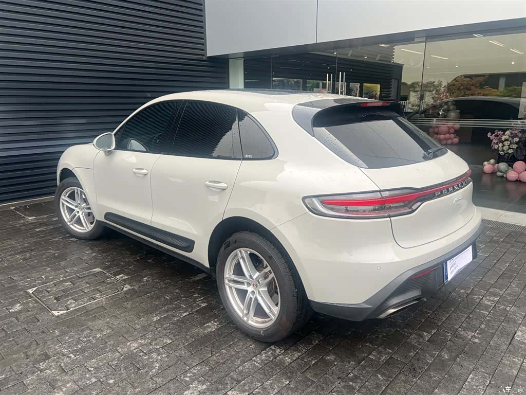 Porsche Macan, 2025 4