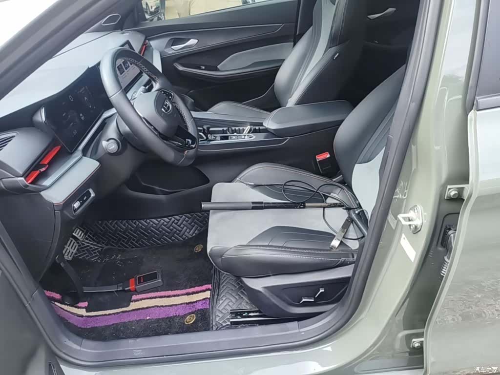 Geely Binray, 2023 15