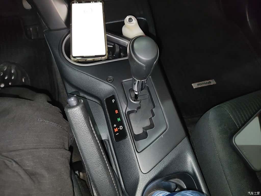 Toyota RAV4, 2017 14