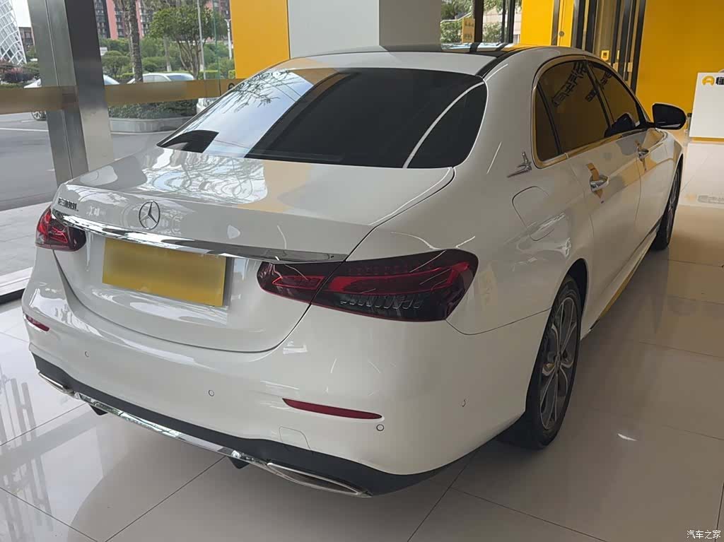 Mercedes-Benz E-Class, 2023 8