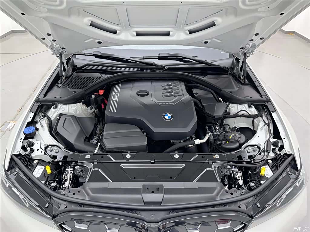 BMW 3 Series, 2024 27