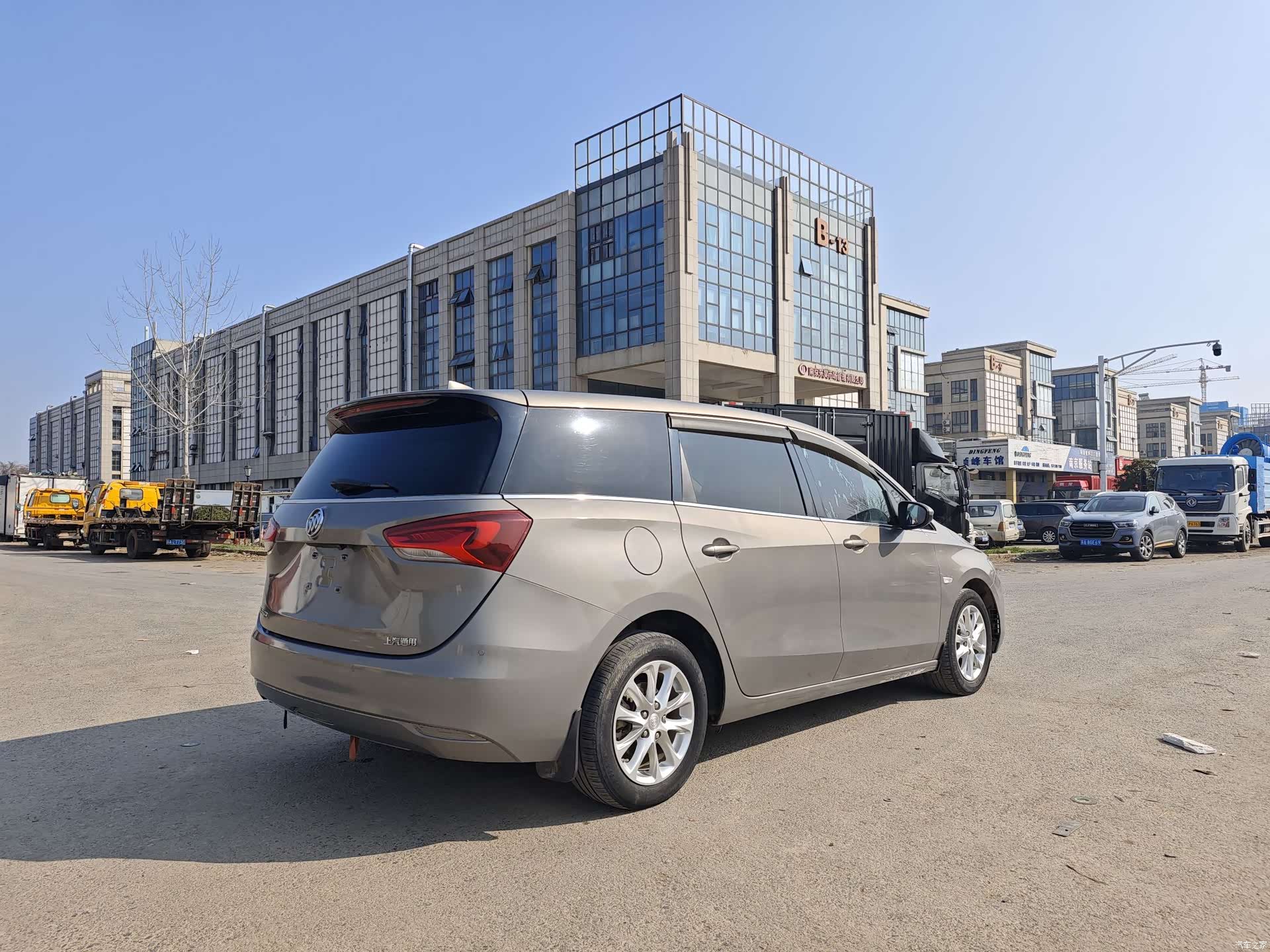 Buick GL6, 2017 16