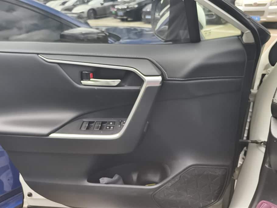 Toyota RAV4 Rongfang