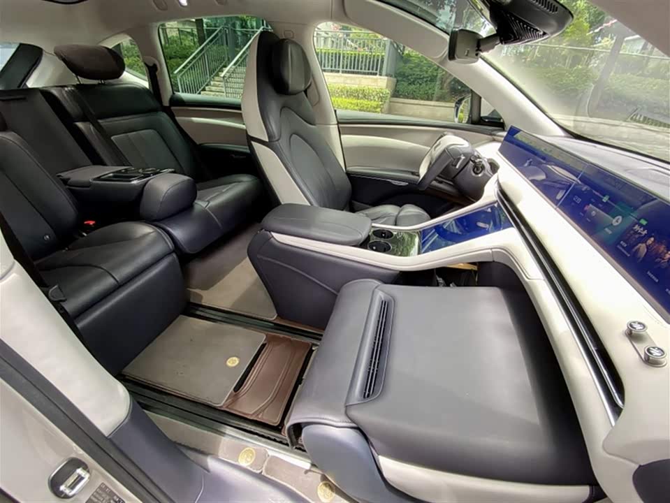 IM Motors Zhiji LS7