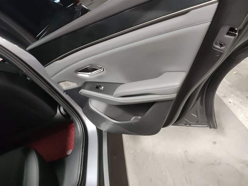 BYD Qin L