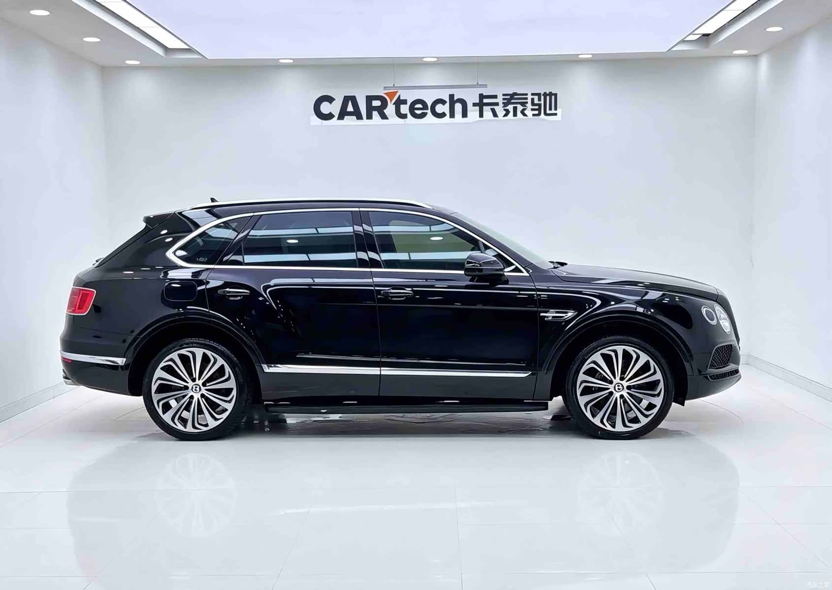 Bentley Bentayga, 2018 все фото