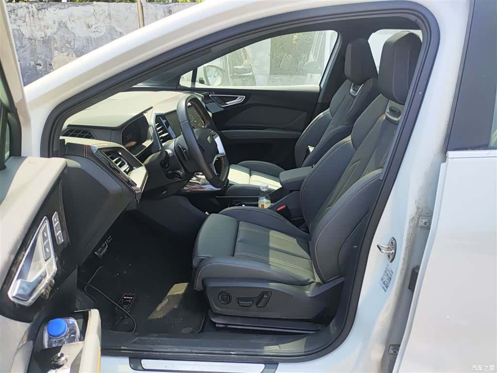 Audi Q4 e-tron, 2024 15