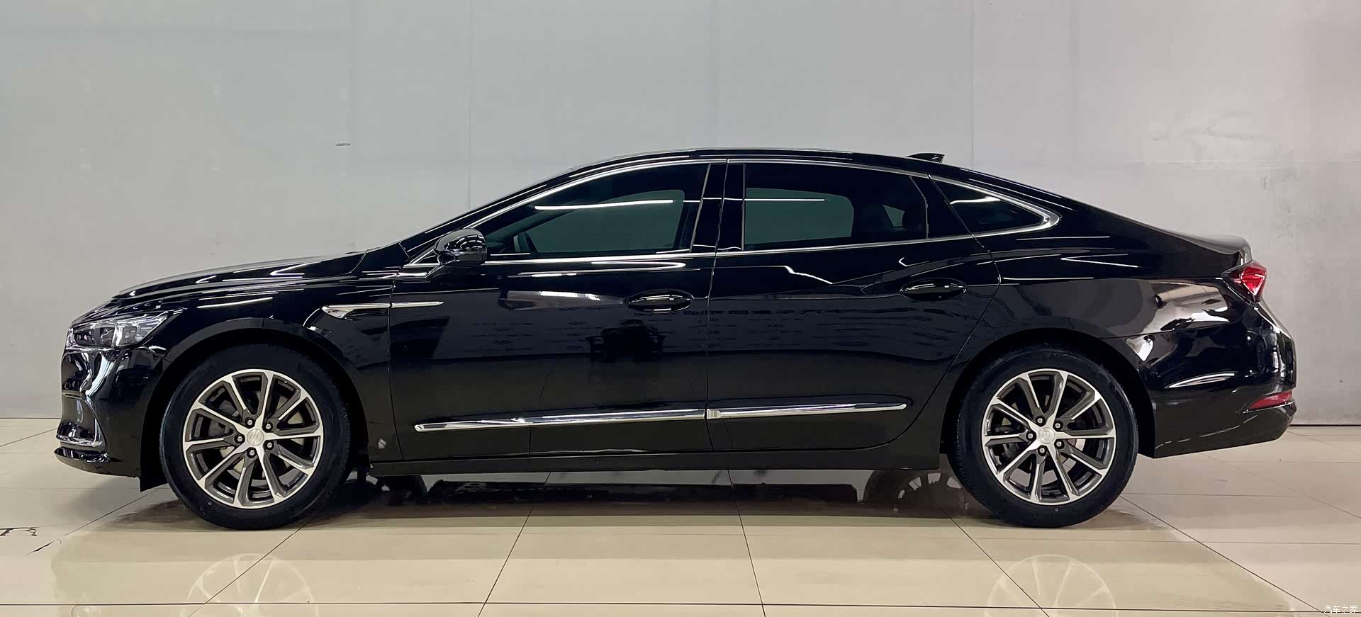 Buick LaCrosse, 2022 все фото