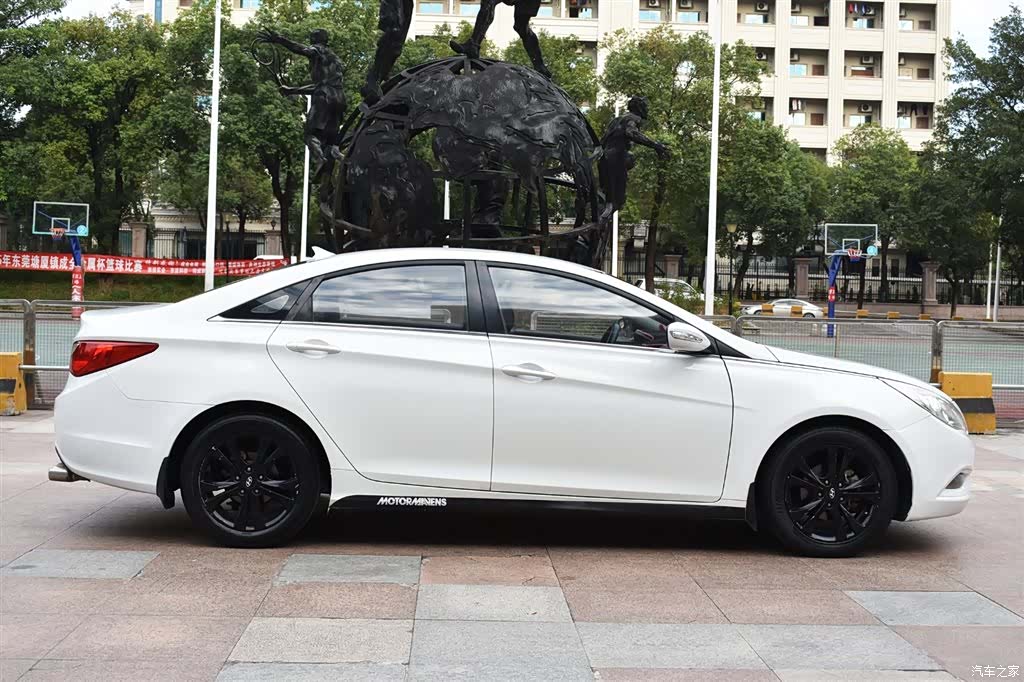 Hyundai Sonata, 2012 4