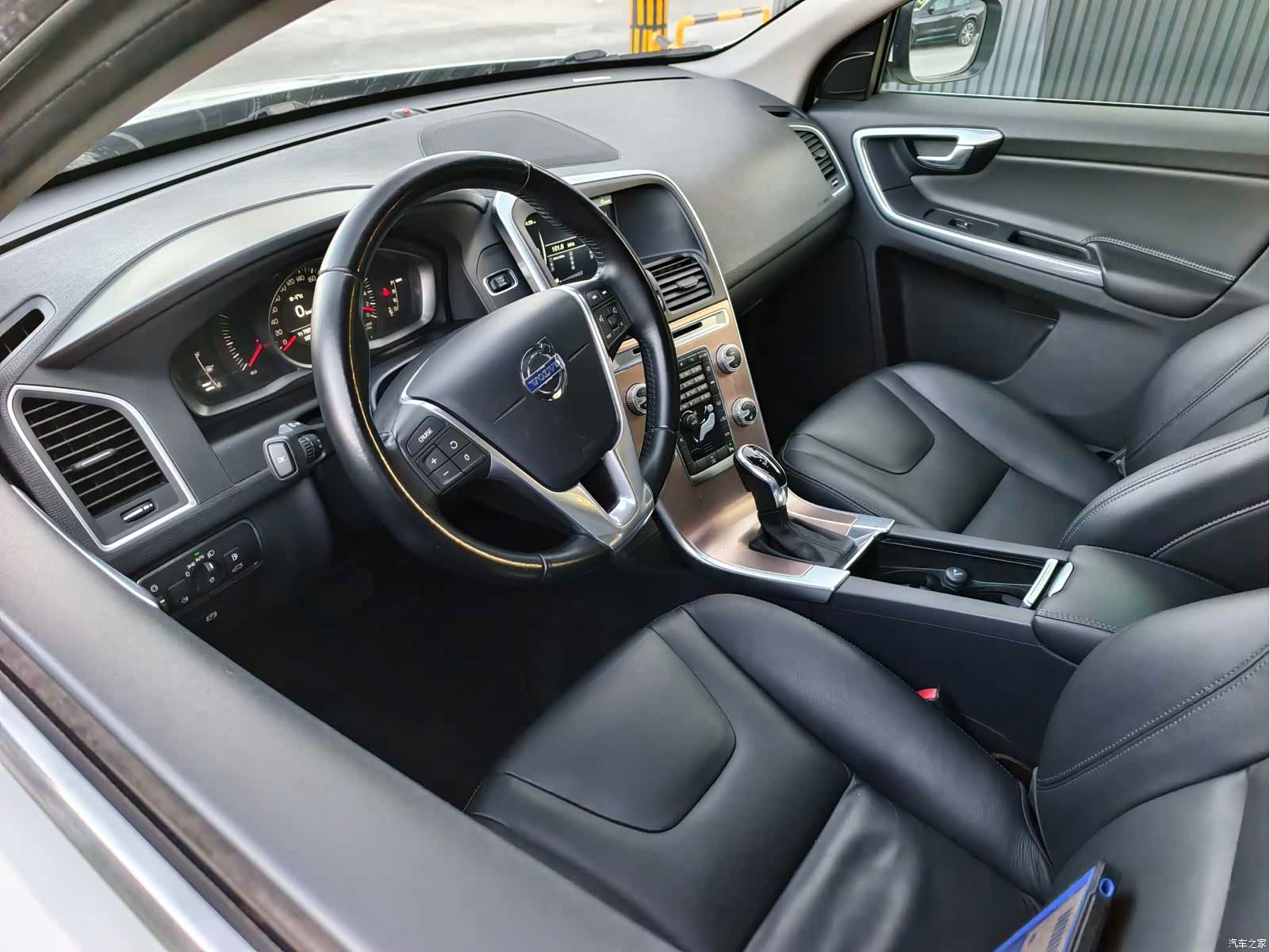 Volvo XC60, 2015 11