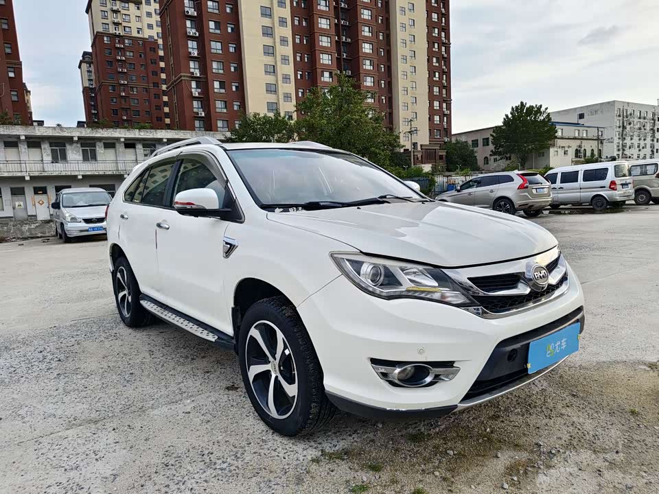 BYD S7