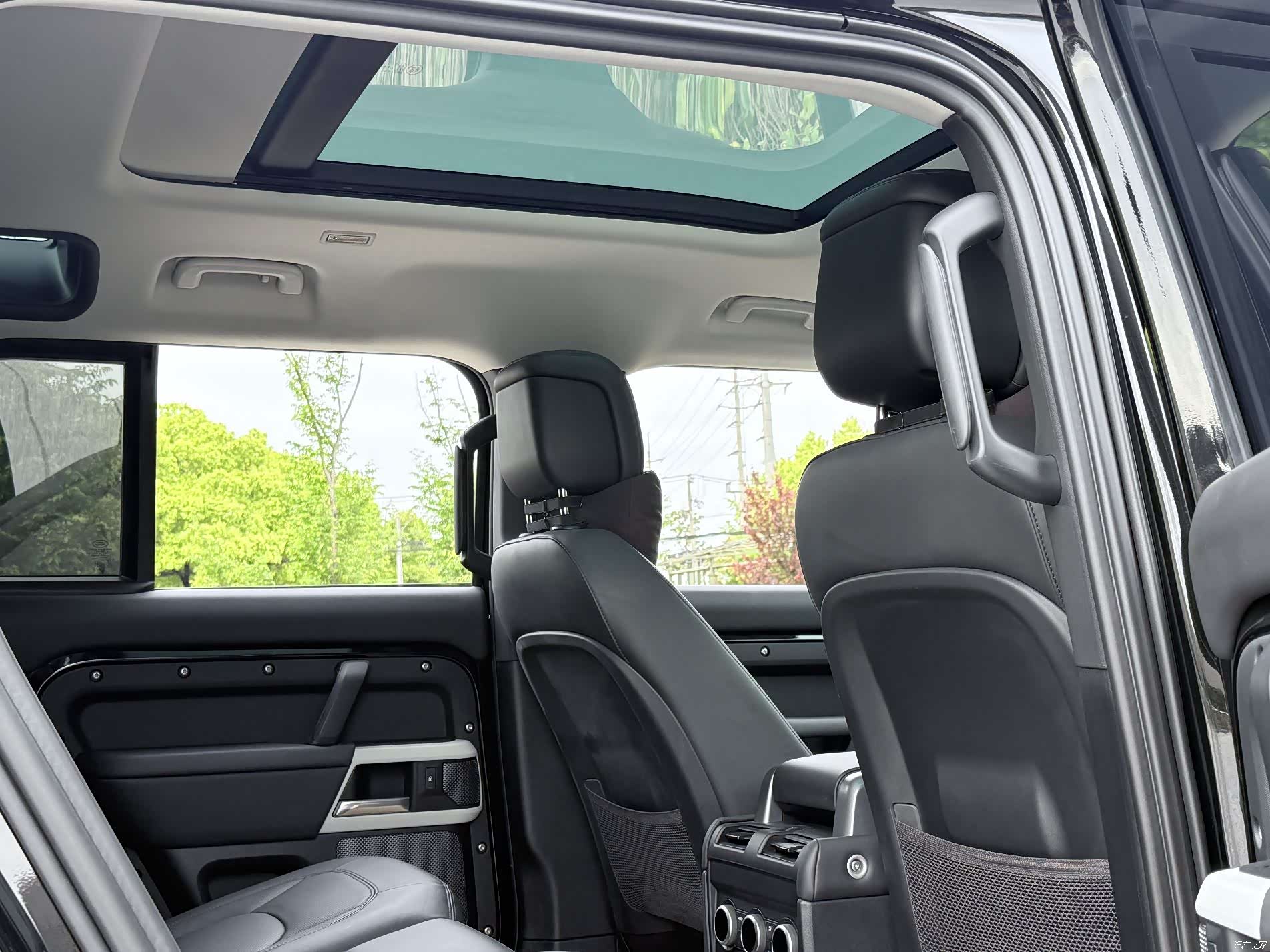 Land Rover Defender, 2024 20
