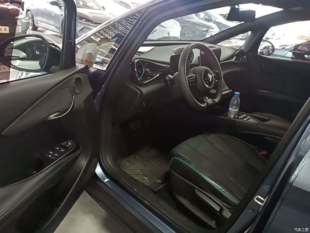 BYD Dolphin, 2024 16