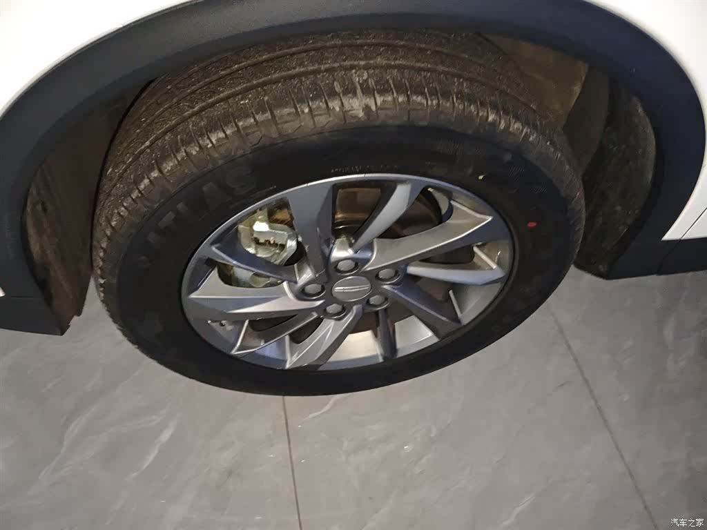 Geely Coolray, 2025 23