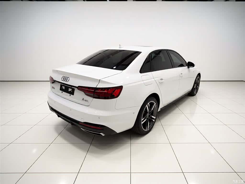 Audi A4L, 2022 все фото