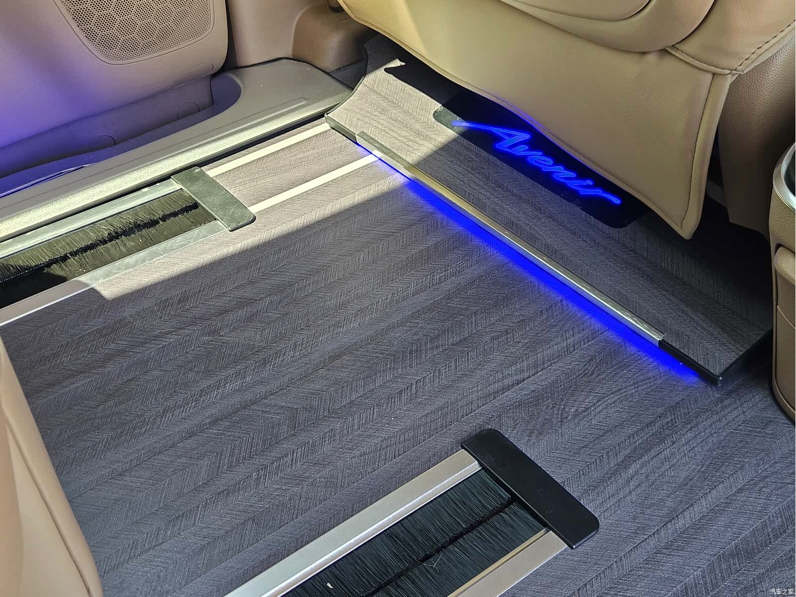 Buick GL8, 2019 14