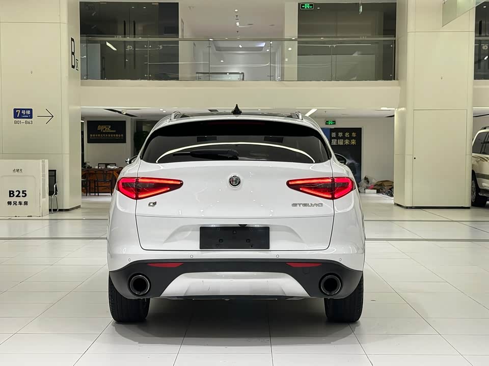 Alfa Romeo Stelvio Alfa Romeo Stelvio
