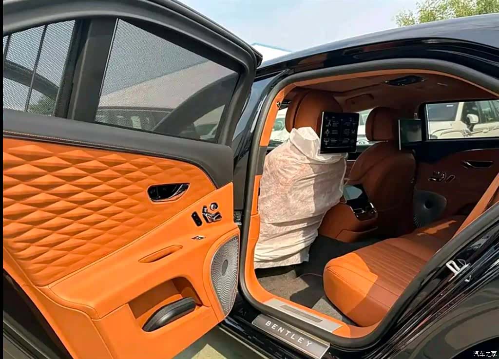 Bentley Flying Spur, 2023 все фото