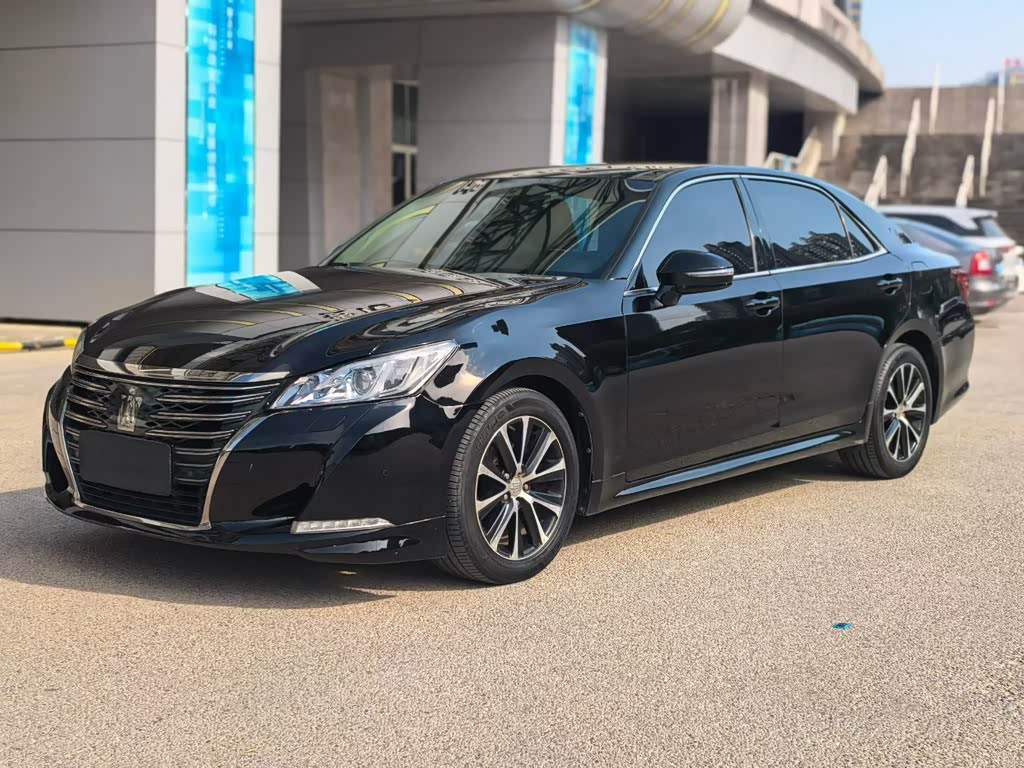 Toyota Crown 2018 2.0T Fashion