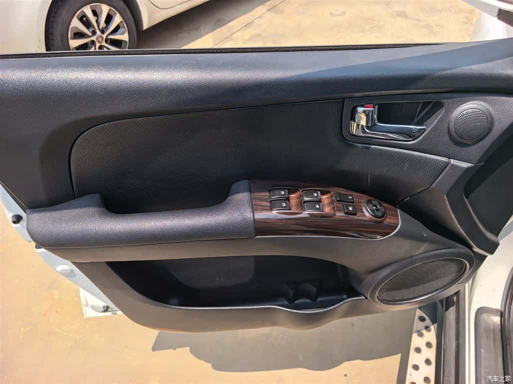 Kia GLS, 2014 7