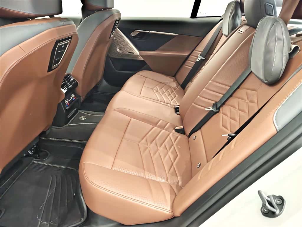 BMW 5 Series, 1900 12