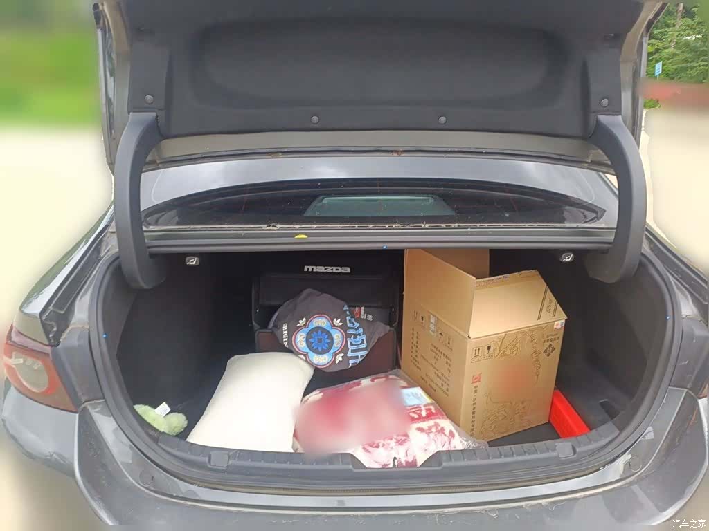 Mazda Mazda3, 2023 10