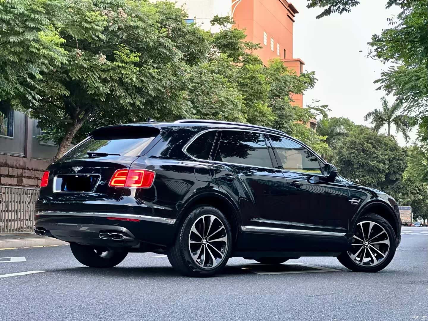 Bentley Bentayga, 2019 4