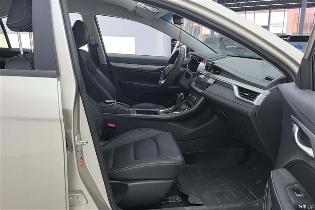 Geely Emgrand, 2020 8
