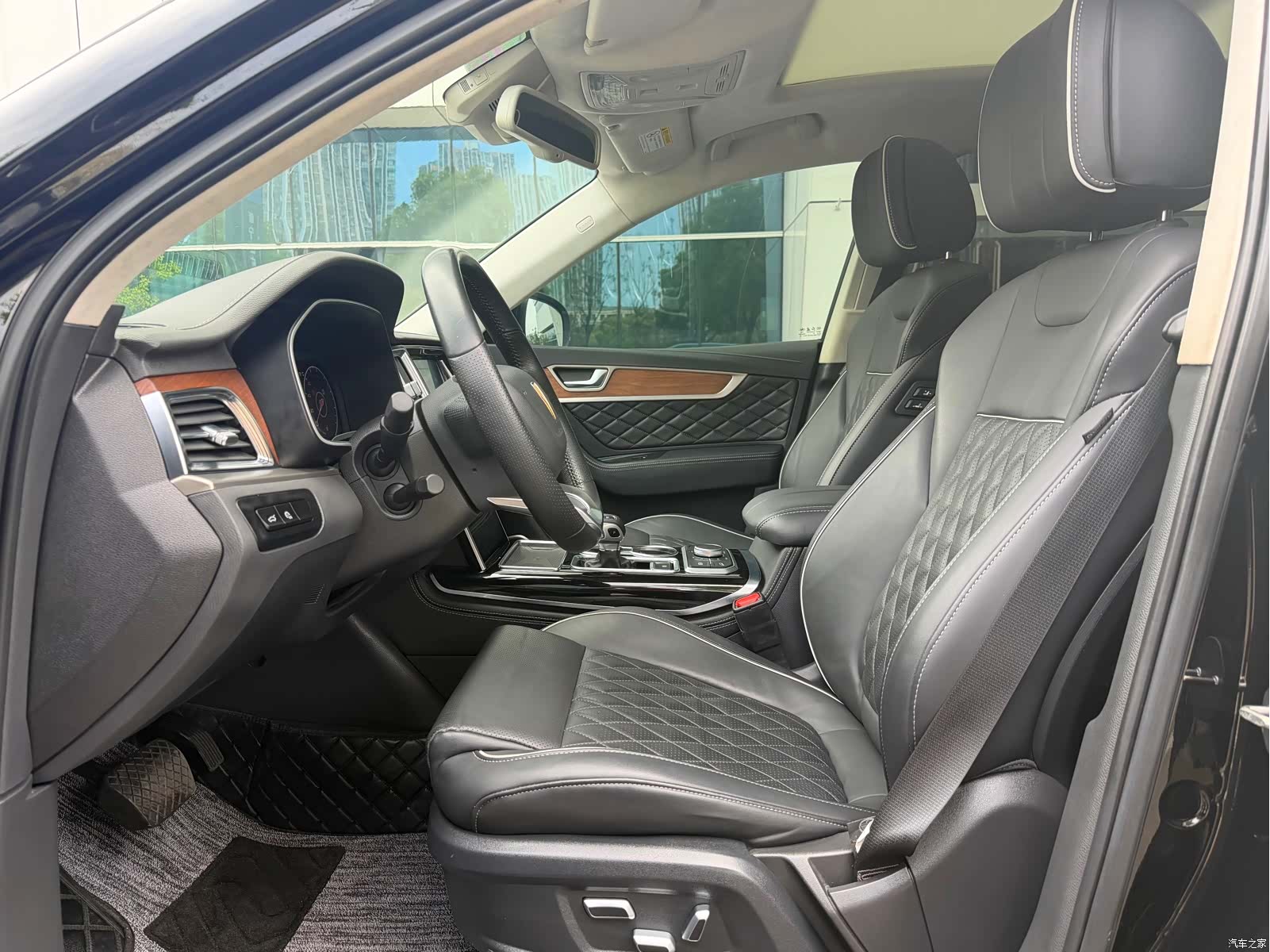 Hongqi HS7, 2021 8