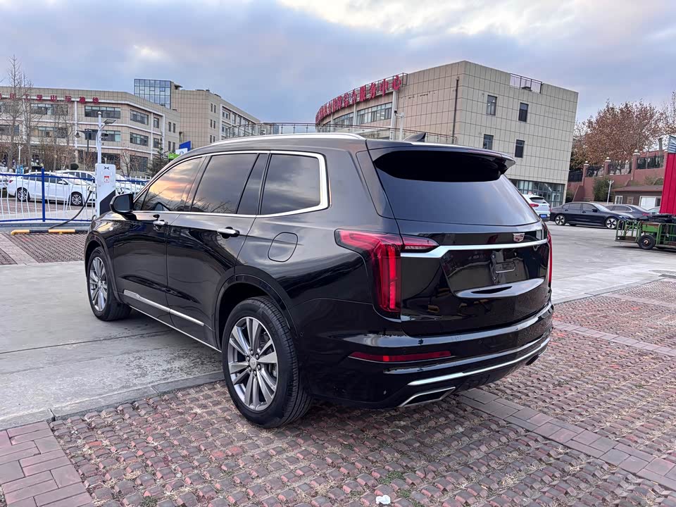 Cadillac XT6