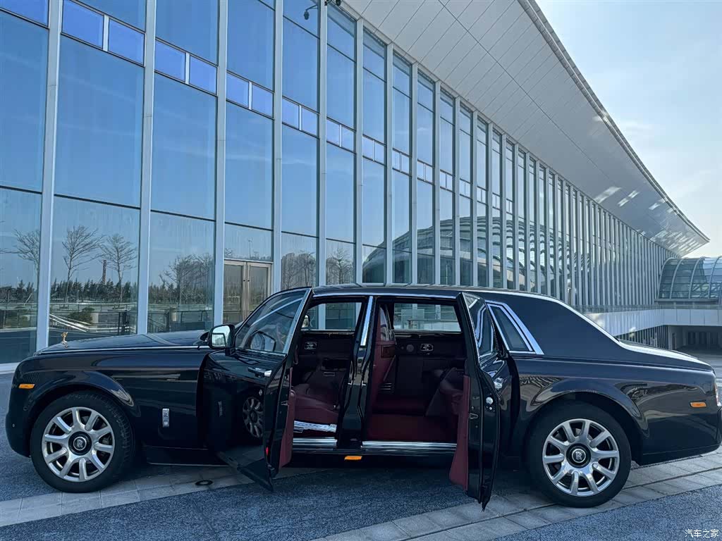 Rolls-Royce Phantom, 2015 2