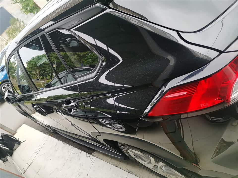 Toyota Corolla Sharp amplifier