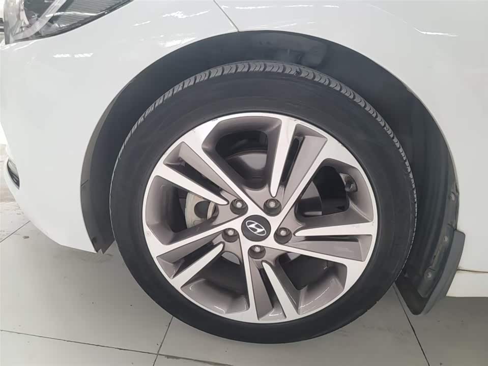 Hyundai Lead Hyundai Lead