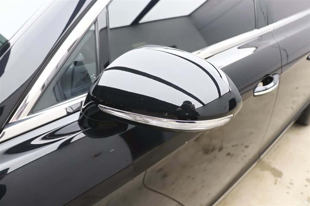 Bentley Flying Spur, 2020 32