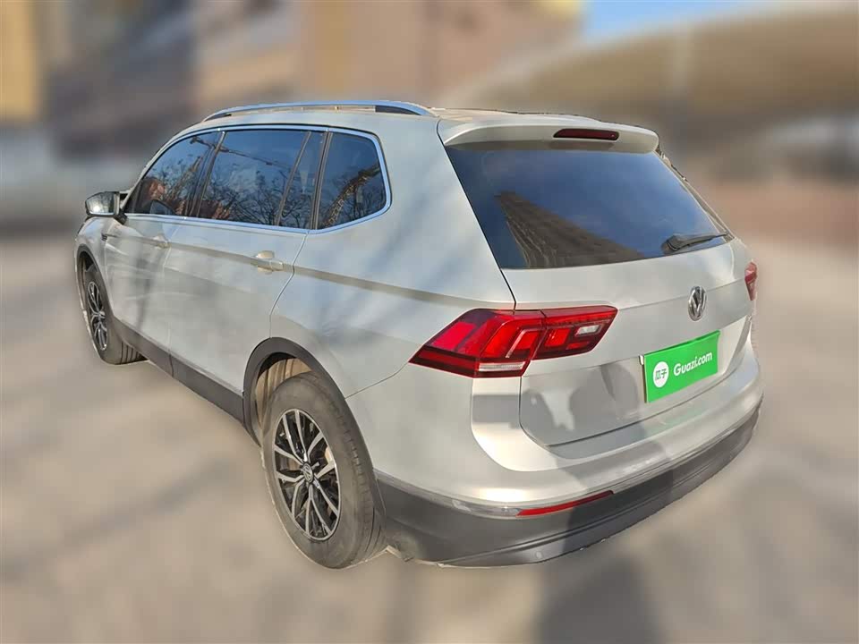 Volkswagen Tiguan L