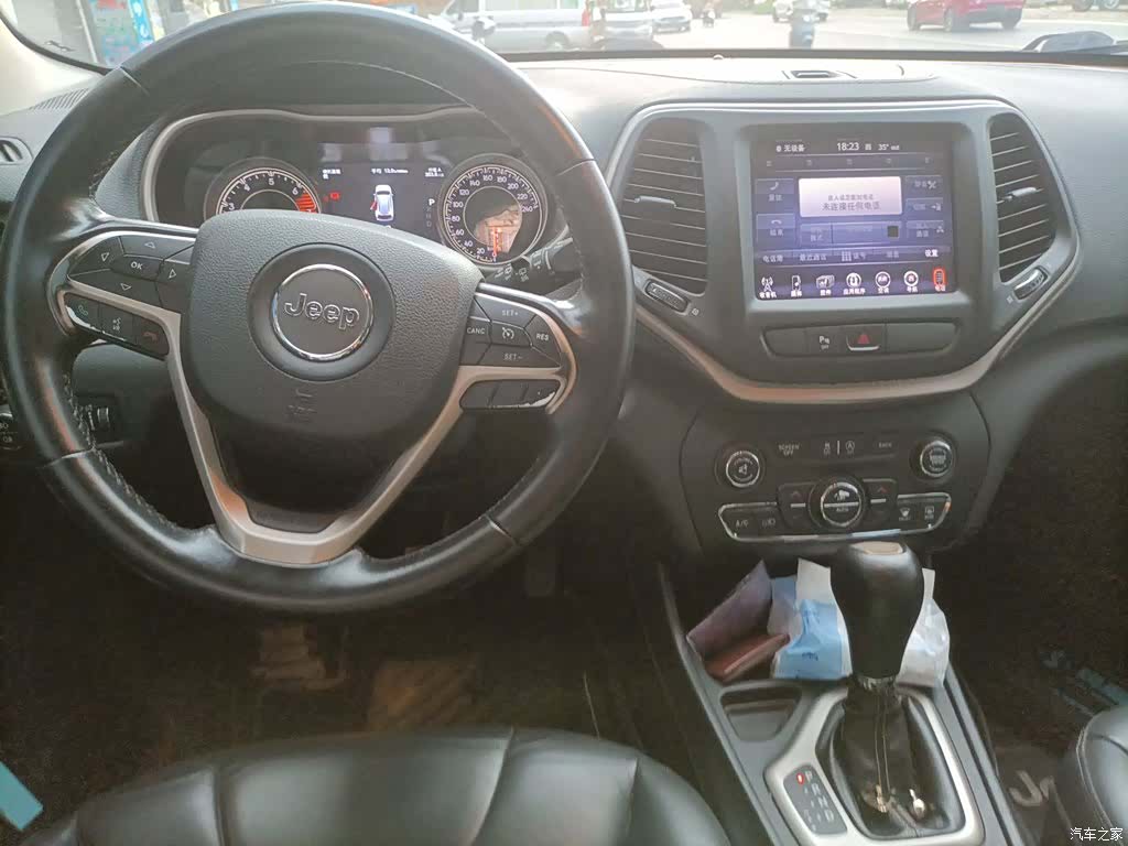 Jeep Cherokee, 2017 13