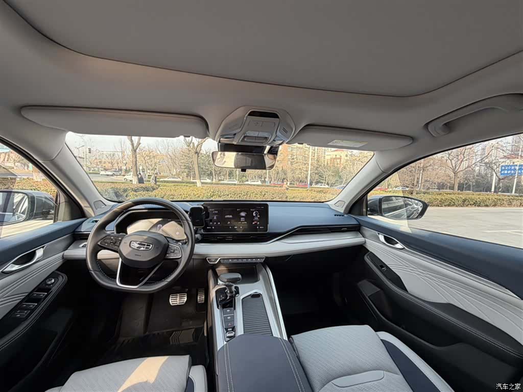 Geely Preface, 2022 4