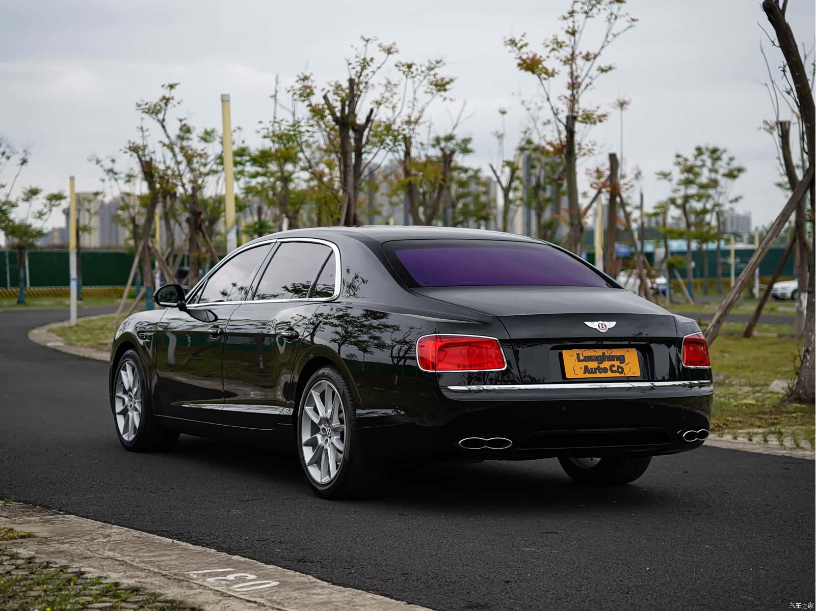 Bentley Flying Spur, 2018 14