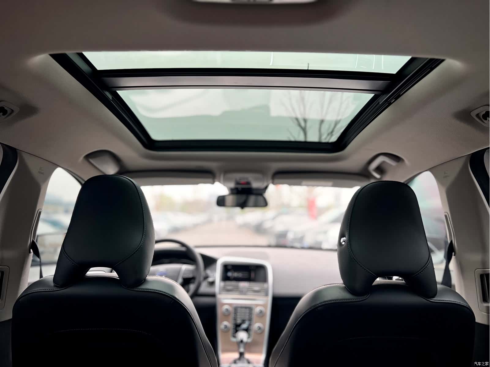 Volvo XC60, 2017 32