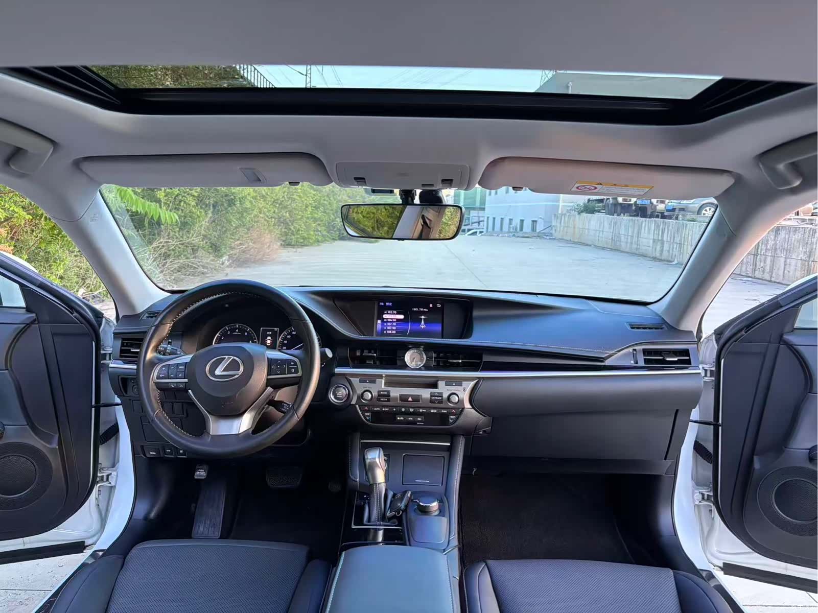 Lexus ES, 2016 все фото