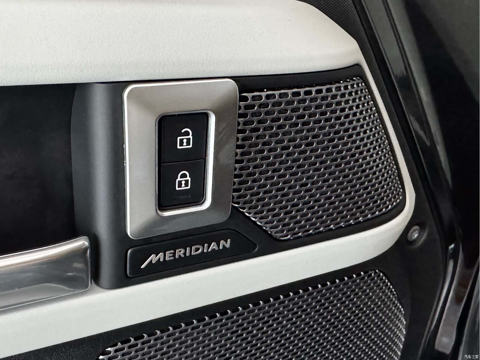 Land Rover Defender, 2024 10