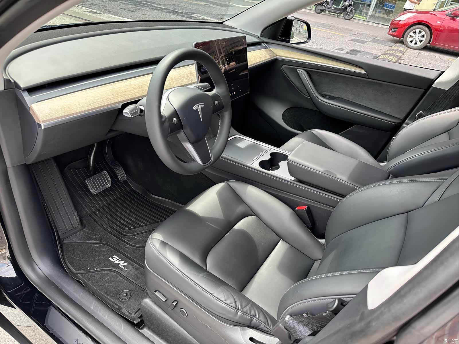 Tesla Model Y, 2022 16
