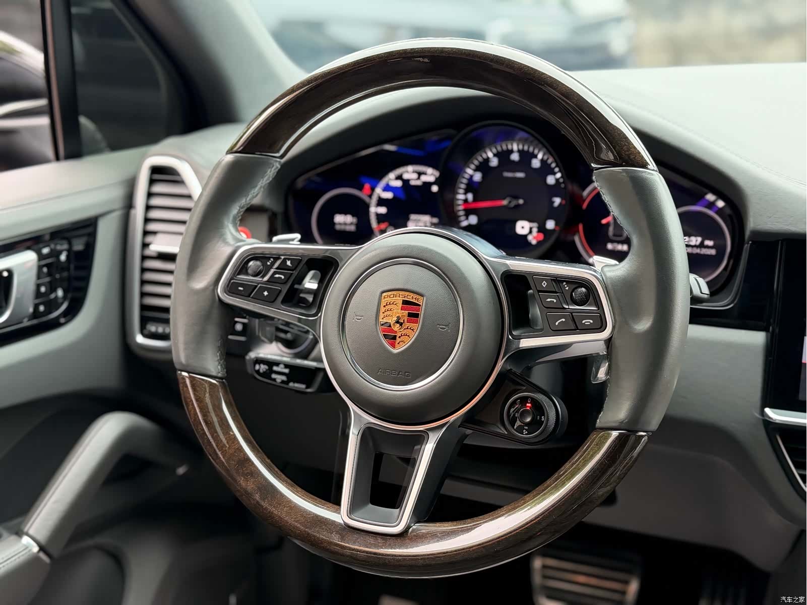 Porsche Cayenne, 2018 15