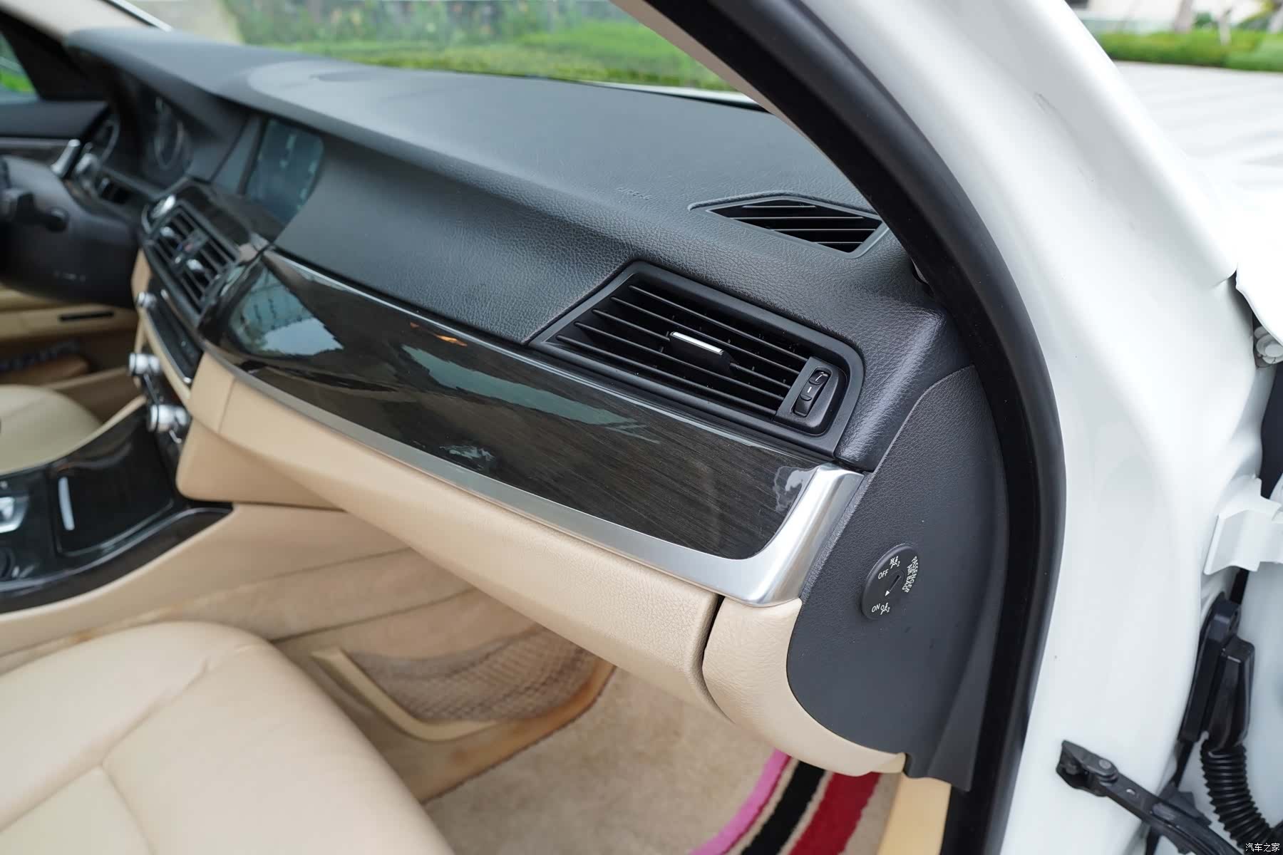 BMW 5 Series, 2011 23