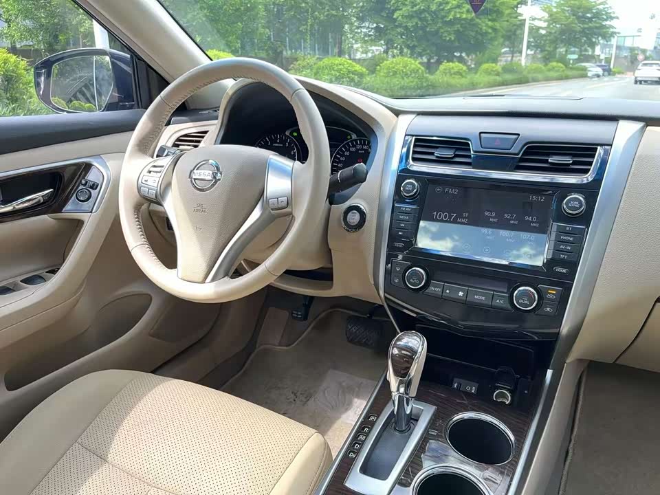 Nissan Teana